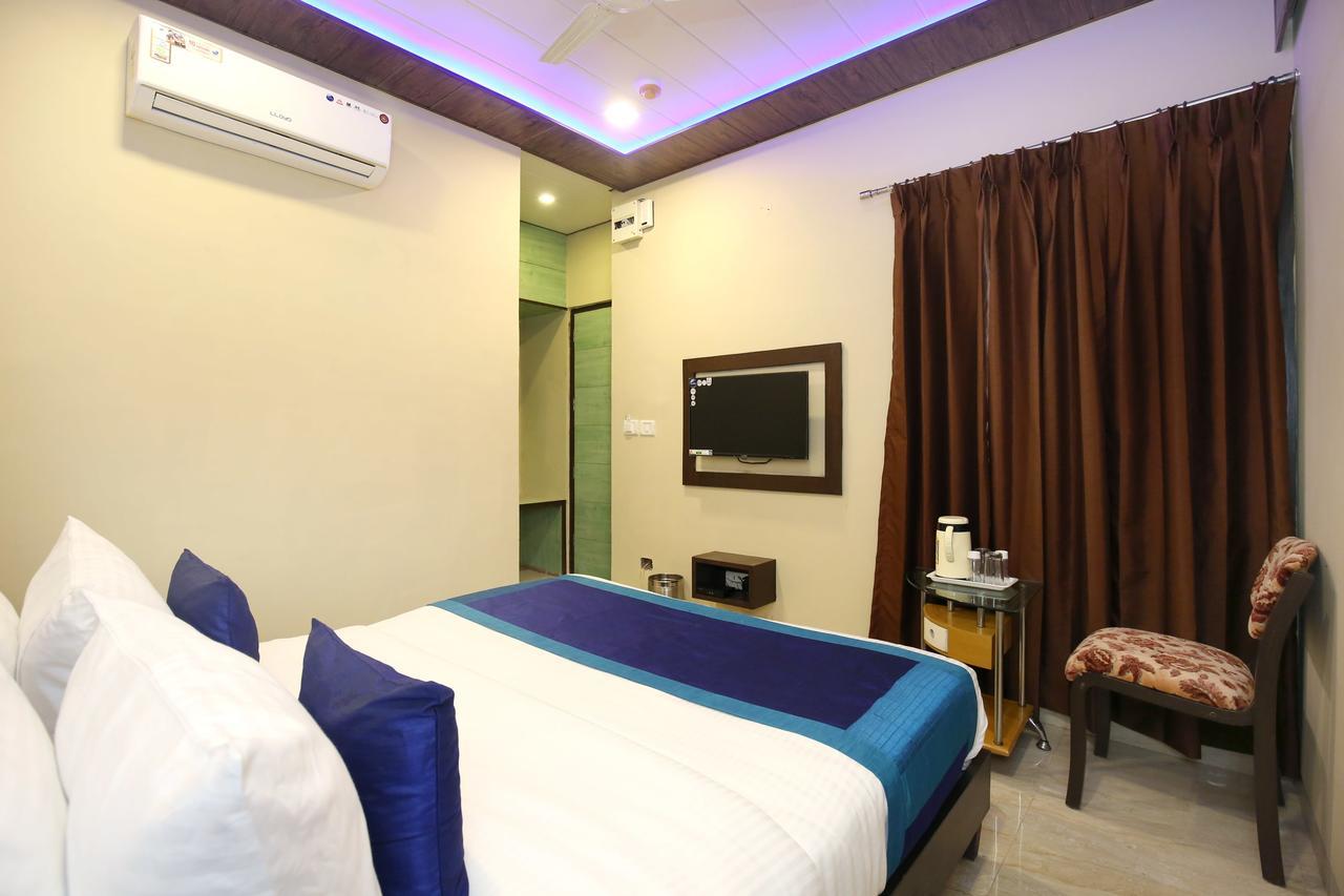 Capital O 9822 Hotel Seven Chandīgarh Exterior foto