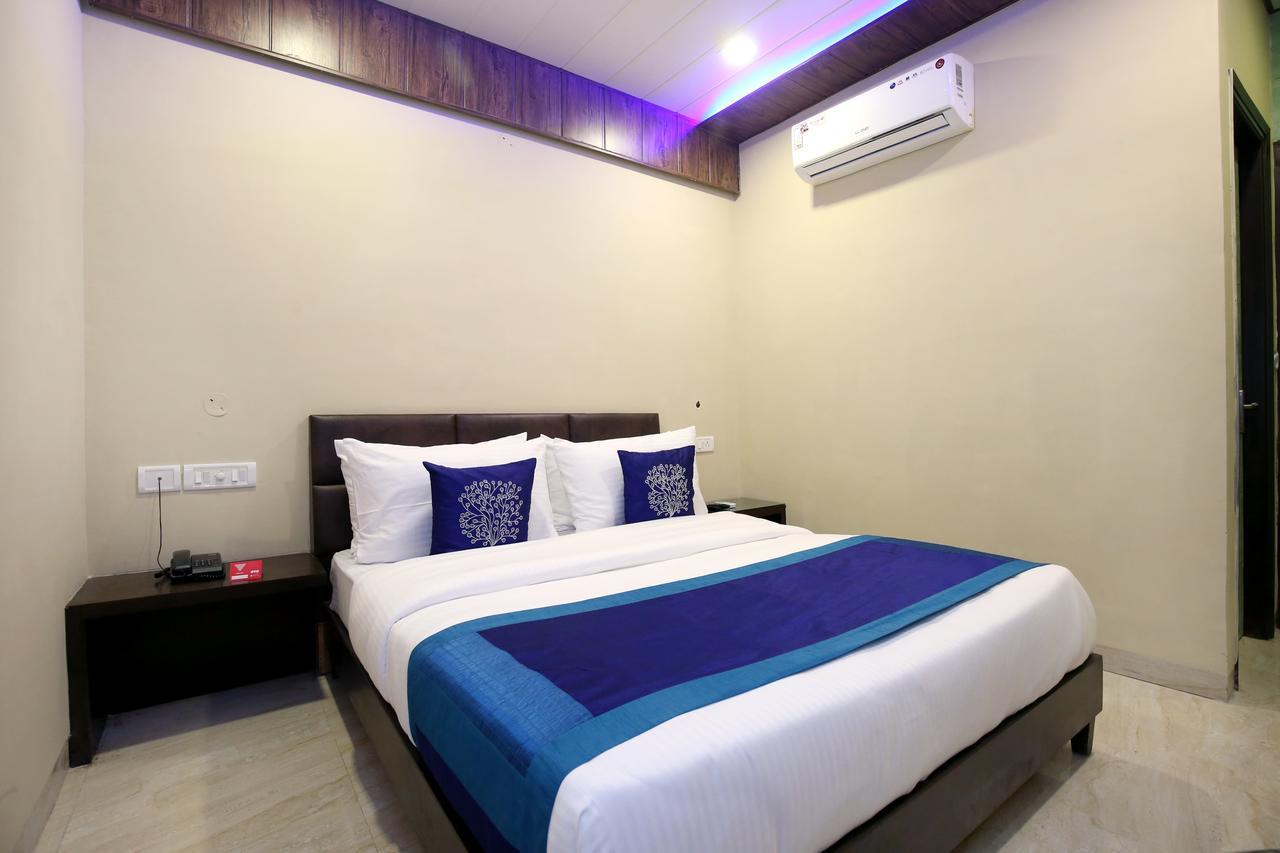 Capital O 9822 Hotel Seven Chandīgarh Exterior foto